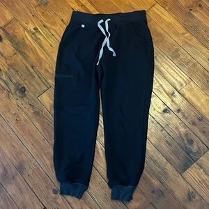 Figs Women's Jogger Scrubs in Black